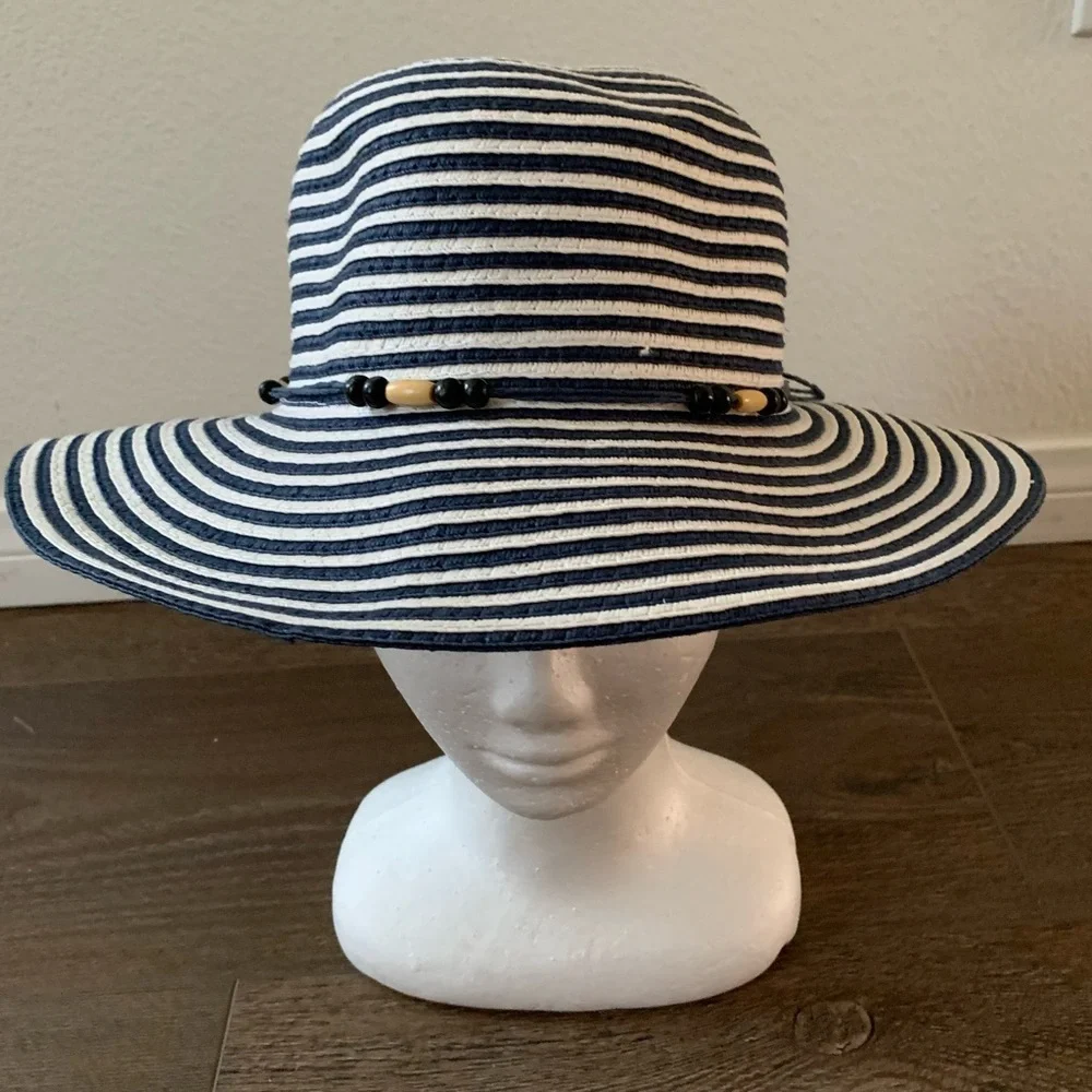 100% straw hat